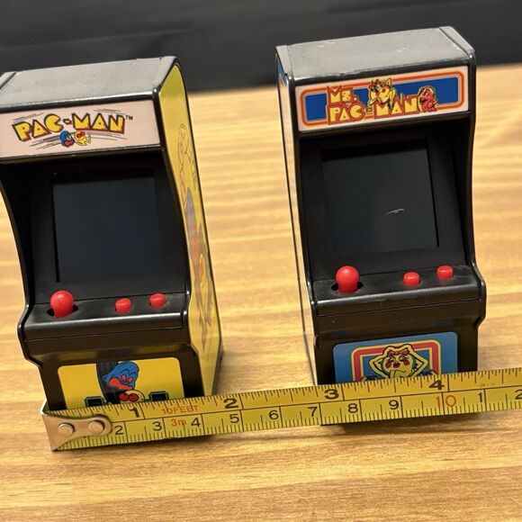 Pac Man Arcade Game World's Smallest Miniature Keychain  Super Impulse - Picture 9 of 11